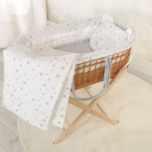 Set BOHO Mojzesove košare s stojalom - bela z malimi sivimi zvezdicami (ročno pleteno!)